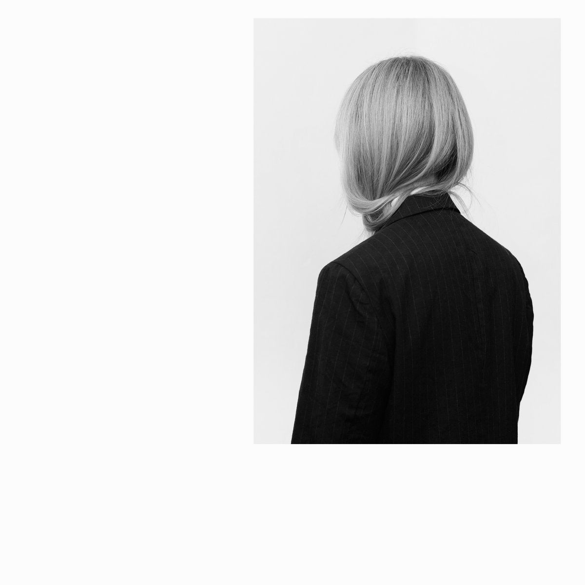 Lisa Lerkenfeldt - With Water Up To Her Knees CS